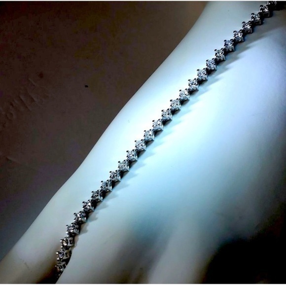 Super SALE Dimond Tennis Bracelet NEW stylish beautiful!perfect for the gift - Picture 3 of 9